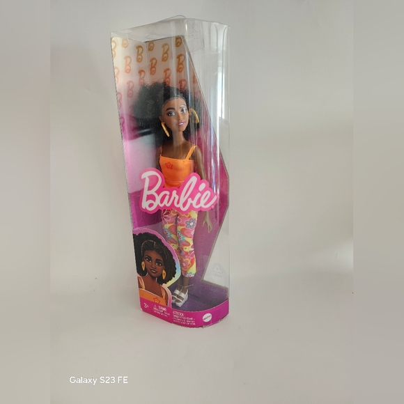 Barbie Fashionistas Doll with Petite Body Retro Floral Clothes & Accessories - Picture 4 of 5